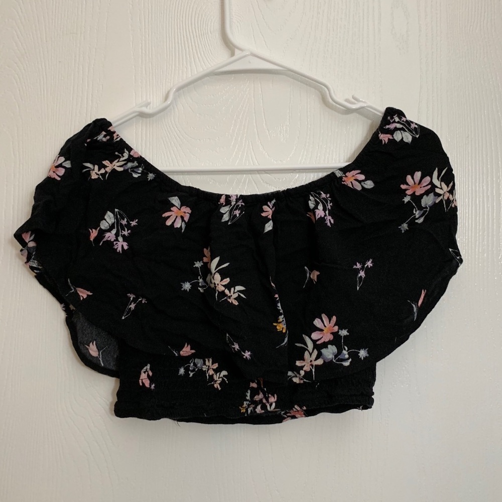 Off shoulder crop top